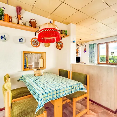 בית נופש Charming Holiday In With Sauna נוישטאדט אם רנשטייג