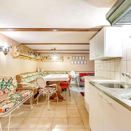 בית נופש Charming Holiday In With Sauna